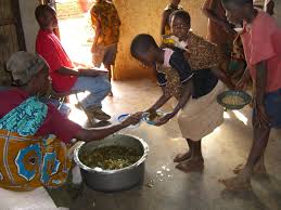 Nigerians knock FG over N500m School feeding programme during lockdown