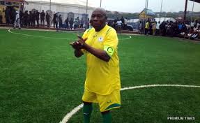 Ex-president Obasanjo Plays Football As He Clocks 85 (video)